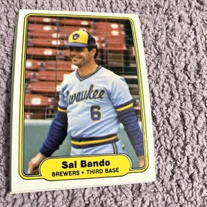 1982 Fleer Milwaukee Brewers Baseball Card #134 Sal Bando - Picture 1 of 1