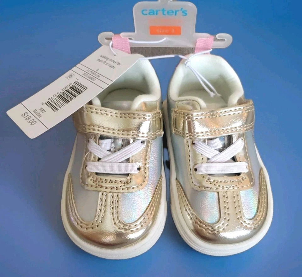 Nuevos zapatos para caminar Carter’s Baby talla 3 iridiscentes, dorados y plateados Sammie Foto 1 de 4