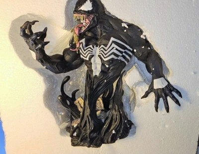 VENOM resin BUST limited to 2000; Gentle Giant Marvel - Image 1 of 4