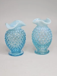 2 jarrones vintage FENTON azul opalescente HOBNAIL mini vidrio 4" 3 3/4" - Imagen 1 de 20