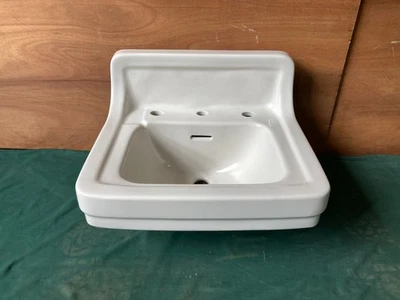 Fregadero de pared de baño con respaldo alto de mediados de siglo de cerámica blanca estándar 325-25E de colección 21x18 Foto 1 de 4