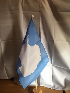 ANTARTICA  FLOOR STANDING FLAG & WOODEN BASE - Picture 1 of 1