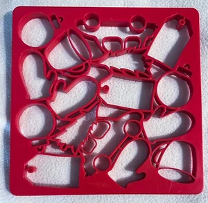 "Hoja cortadora de galletas múltiples Wilton Holiday Christmas roja 9,5"" X 9 1/2""" - Imagen 1 de 3