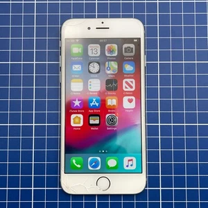Apple iPhone 6 - 16GB - silberweiß (Vodafone) A1586 (CDMA + GSM) gerissen - Bild 1 von 6