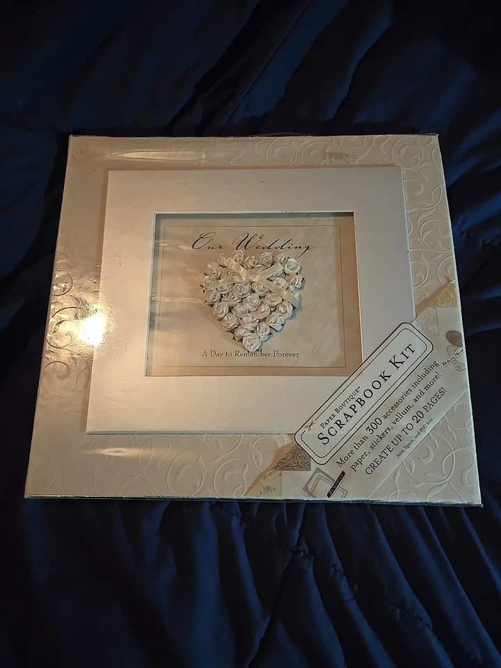 NUEVO Kit de álbum de recortes dimensional nuestra boutique de papel para bodas incluye 300 accesorios Foto 1 de 4