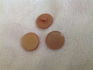 NEW 10 pcs. 3/4 INCH SHANK BUTTONS TAN PEARL FINISH - Picture 1 of 2