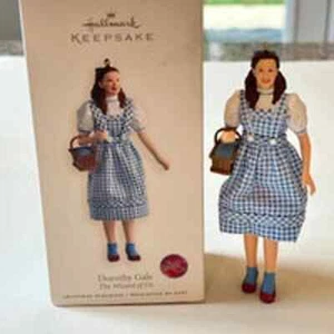 Hallmark DOROTHY GALE The Wizard of Oz Dorothy & Basket - Picture 1 of 10