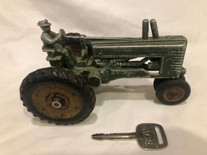 Vintage 1940 ERTL Arcade Aluminum John Deere Model A Tractor Driver - Picture 1 of 11