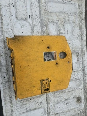 Cub Cadet 后挂板 3235 3240 3100 3200 3185 3184 3165 — 第 1/3 张图片