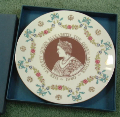 H.M Queen Elizabeth The Queen Mother 80th Birthday Plate, Royal Doulton 1980 - Image 1 of 3