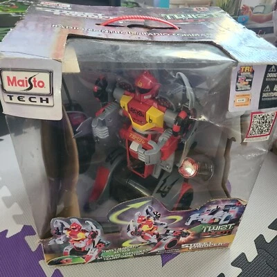 Maisto Tech Twist n Shoot Street Troopers Radio Controlled Car/ Robot NEW - Image 1 of 4