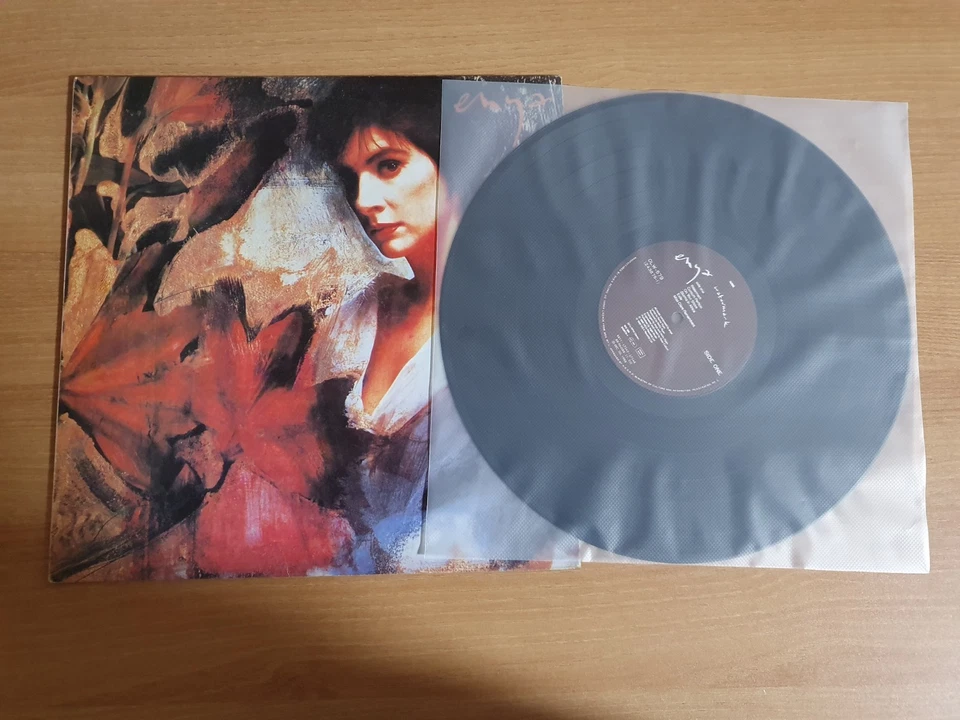 ENYA - Watermark Korea Vinyl LP 1990 INSERT No Barcode Foto 1 de 4