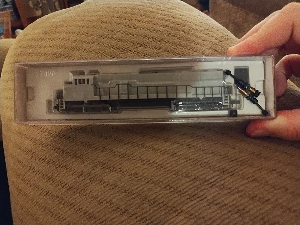 Atlas N-Scale #49200 SD-60M Cyclops Locomotive**Undecorated** - Image 1 of 2