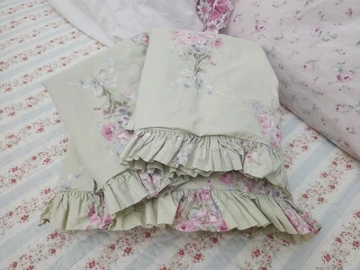 SIMPLY SHABBY CHIC FULL/QUEEN RIBBONS & ROSES RUFFLED FLORAL DUVET & SHAMS - Image 1 of 4