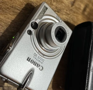 Canon Digital Camera IXUS 30 3.2MP Silver Tested - Picture 1 of 7