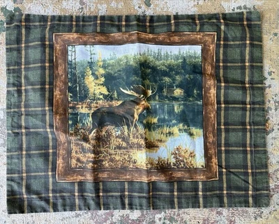 Juego de 2 almohadas vintage falsas serigrafiadas a cuadros verdes alce cabaña cabaña cabaña caza Foto 1 de 4