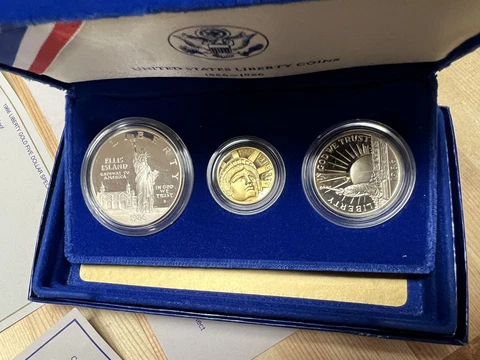 1986 US Liberty Proof Commemorative $5 Gold & Silver Vintage 3 Coin Set COA OGP Cover