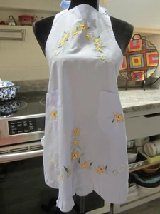 Full Apron for Woman - Light blue background with small floral applique - Picture 1 of 4
