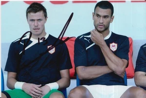 CARDIFF CITY HANDSIGNIERTES DAVE RICHARDS 6 X 4 FOTO. - Bild 1 von 1