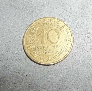 $D667~ 1981 FRENCH COIN 10 CENTIMES ~ FROM MY CHILDHOOD COLLECTION - Picture 1 of 3