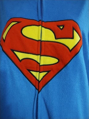 DC Comics SUPERMAN Pijama Adulto Una Pieza Cremallera Juegos con disfraces con Capa Talla Mediana Foto 1 de 4