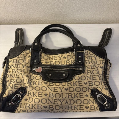 Bolso de hombro pequeño suave con estampado en lona Dooney & Bourke vintage Foto 1 de 4