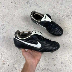 Nike Tiempo Natural SG Herren UK 8,5 Fußballschuhe Retro Leder 310055-011 - Bild 1 von 9