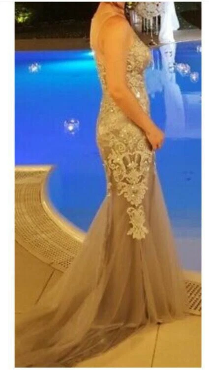 Meraviglioso vestito da sposa argento 42 originale Marfil Barcelona e guepiere - Immagine 1 di 4