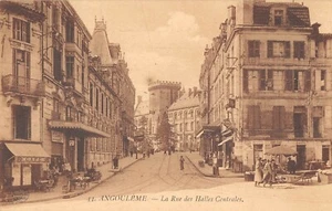 CPA 16 ANGOULEME LA RUE DES HALLES CENTRALES - Picture 1 of 1