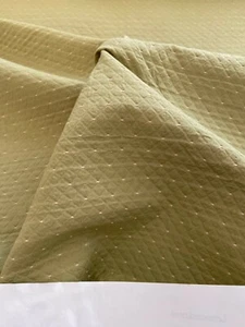 Grün mit rosa bestickten Punkten Webstoff Steppstoff METERWARE - Bild 1 von 5