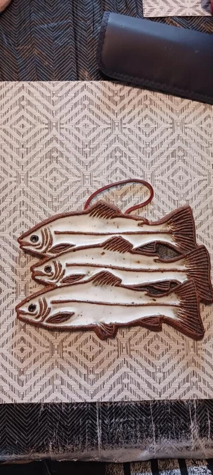 Arte de pared de tres truchas Foto 1 de 1