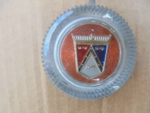 1963 63 1964 64 Ford Fairlane Falcon Mustang cubierta de rueda giratoria emblema central - Imagen 1 de 9