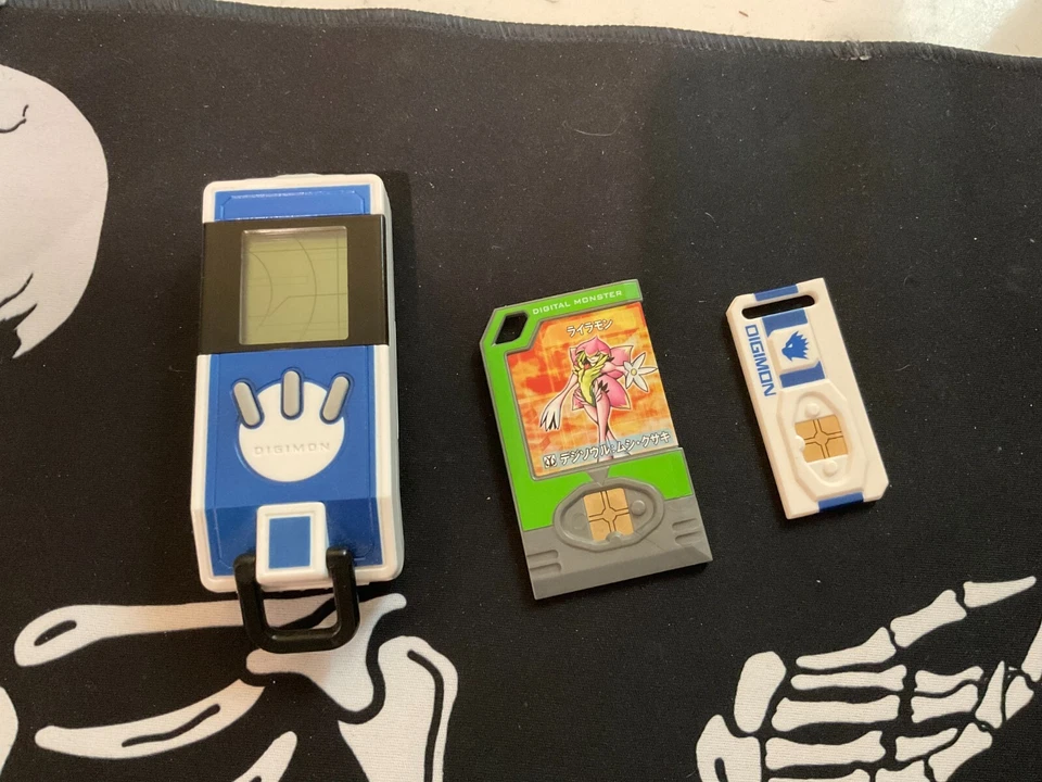 Bandai Japan 2006 Digimon Data Squad/ Digimon Savers data link digivice Blue  - Image 1 of 1