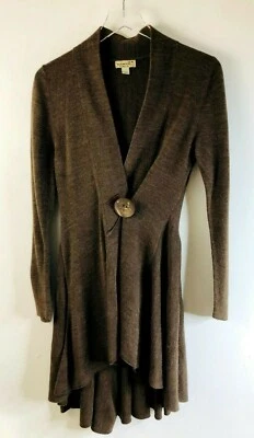 Cárdigan One World Talla Mediana Marrón Claro Un Botón Ajuste y Acampanado Mangas Largas Foto 1 de 4