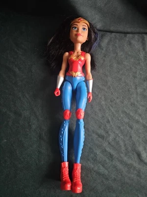Figura de acción muñeca Mattel DC Comics Super Hero Girls Wonder Woman 12" Foto 1 de 4