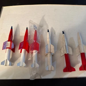 LOT of 6 Lionel Postwar 6650-80 Missiles - 4 good, 2 for parts - Picture 1 of 5