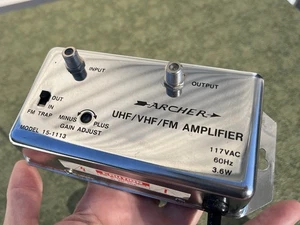 Radio Shack Archer 15-1113A 20dB TV Signal Amplifier UHF/VHF/FM vtg Gain FM Trap - Picture 1 of 5