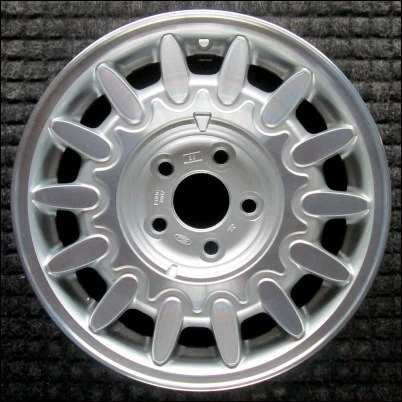 Llanta Ford Taurus 15 pulgadas mecanizada OEM 1996 a 1998 Foto 1 de 1