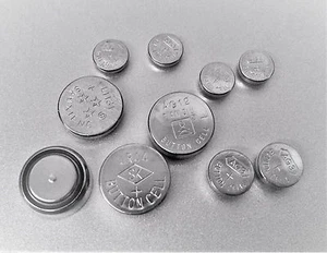 40 PIEZAS de baterías surtidas, conjunto súper alcalino, reloj, calculadoras, cámaras... - Imagen 1 de 1