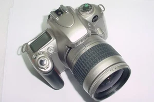 Nikon F55 35mm Film SLR Camera with Nikon 28-80mm F/3.5-5.6 G Zoom Lens - Ex++ - Picture 1 of 5