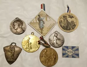 lotto 8 MEDAGLIE GRANDE GUERRA MONDIALE 1914 1918 1919 RACCOLTA FONDI GIORNATA DI BENEFICENZA - Foto 1 di 2