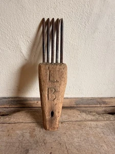 Unusual Form Antique Handmade Black Wool Comb Wood Metal Hand Carved Initials ￼ - Picture 1 of 7
