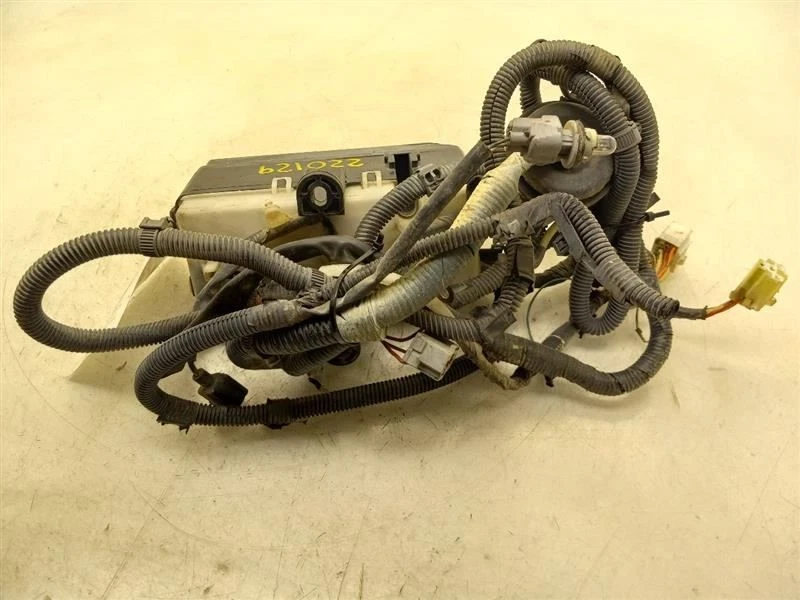 94 95 96 97 Toyota T100 Main Engine Room Harness 3.4L AT RWD  82111-34080 - Image 1 of 4