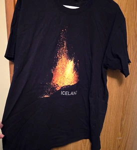 Iceland Black T Shirt Volcanic Fire Size XL 46" Chest - Picture 1 of 6