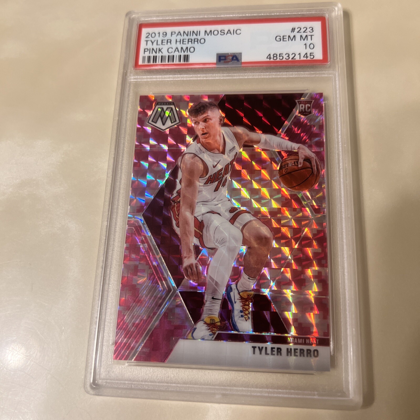 2019 Panini Mosaic Tyler Herro #223 RC Rookie Pink Camo Graded PSA 10 GEM MT