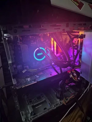 Nvidia 2080 RTX SUPER refrigerado por agua I7 9700 32 GB de RAM Foto 1 de 4