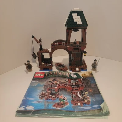 LEGO The Hobbit 79016 Attack on Lake-Town полная сборка с минифигурками и руководством - Изображение 1 из 4