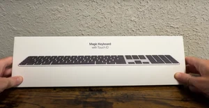 New Magic Keyboard with Touch ID and Numeric Keypad (USB–C) US English Black Key - Photo 1/3