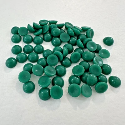 Винтажные стеклянные кабошоны G82 7 мм круглые нефритово-зеленые без фольги (72) - Изображение 1 из 2