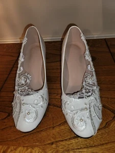 NUEVO Zapatos de Novia Boda - Tacón 2.5", Encaje Blanco y Perlas Talla 8.5 - Imagen 1 de 4